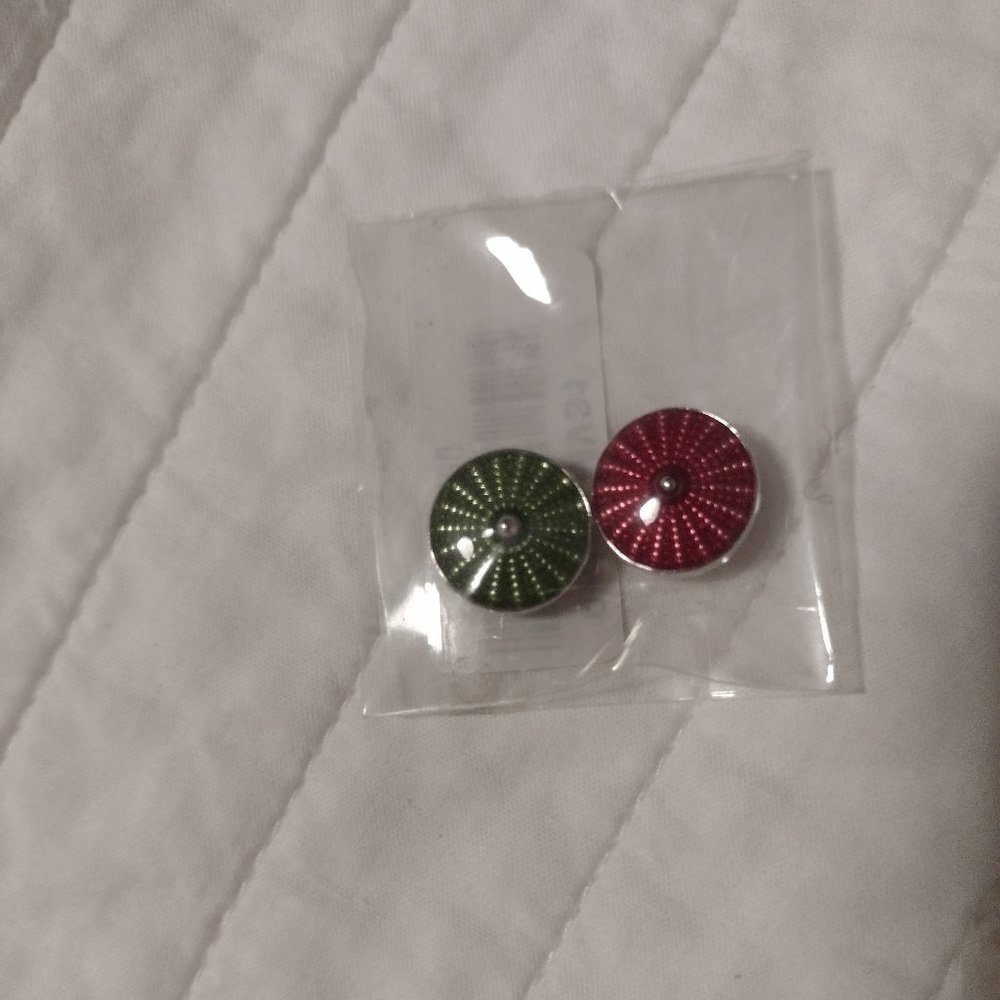 Magnolia and Vine Red and Green 12 mm mini snaps
